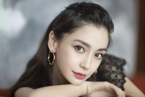 明星黑发显气质,揭秘明星黑发造型如何彰显独特气质