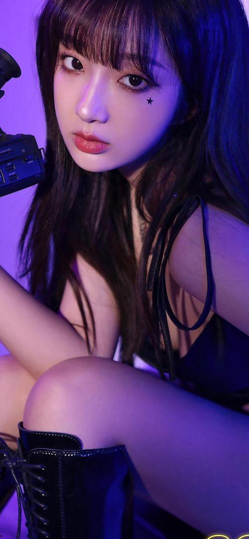 抖音网红美女胸照,揭秘网络红人背后故事”