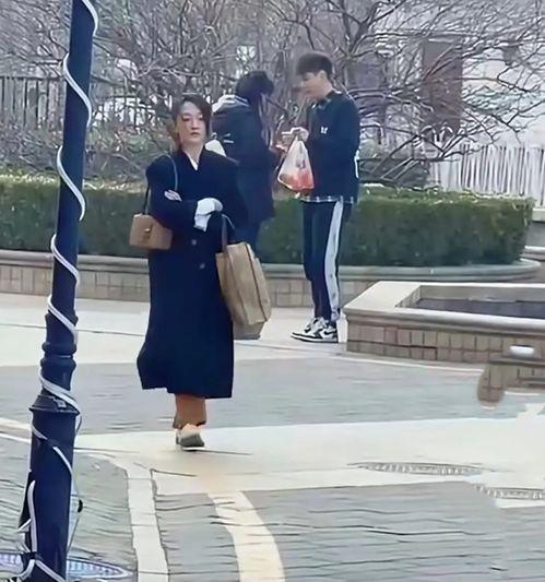 拍戏明星穿大衣,大衣下的明星风采