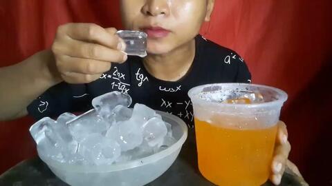 美国网红吃冰块事件,美国网红集体挑战吃冰块，后果令人咋舌！